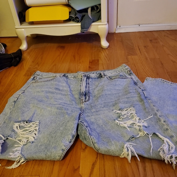 American Eagle Jeans - Picture 3 of 12